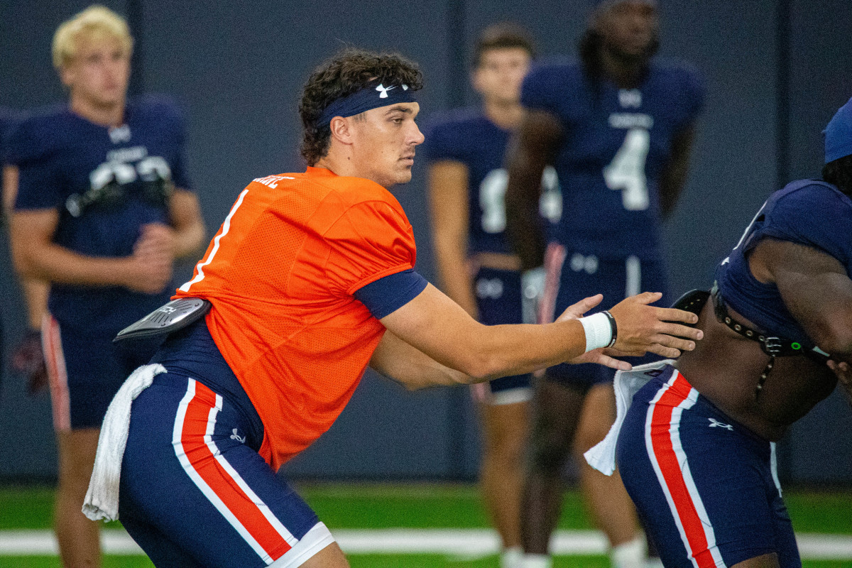 Payton Thorne at Auburn football practice - Eric Starling/Auburn Daily