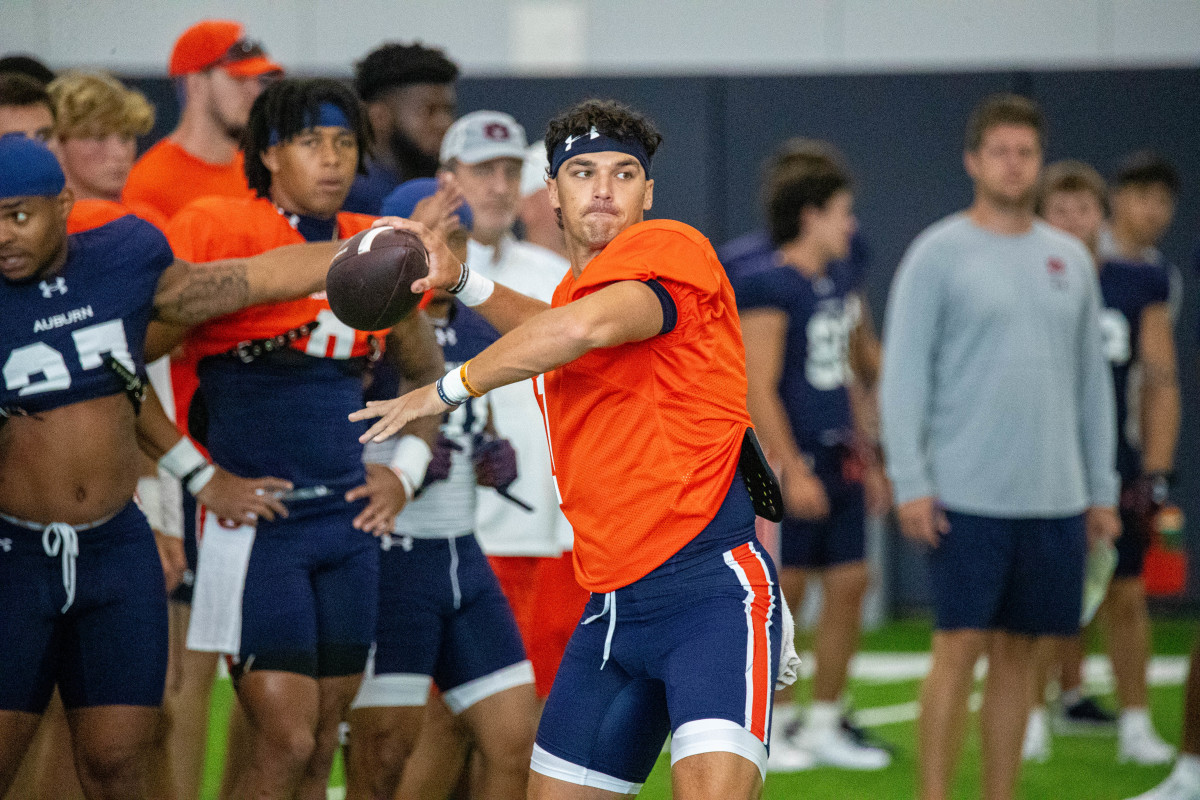 Payton Thorne at Auburn football practice - Eric Starling/Auburn Daily