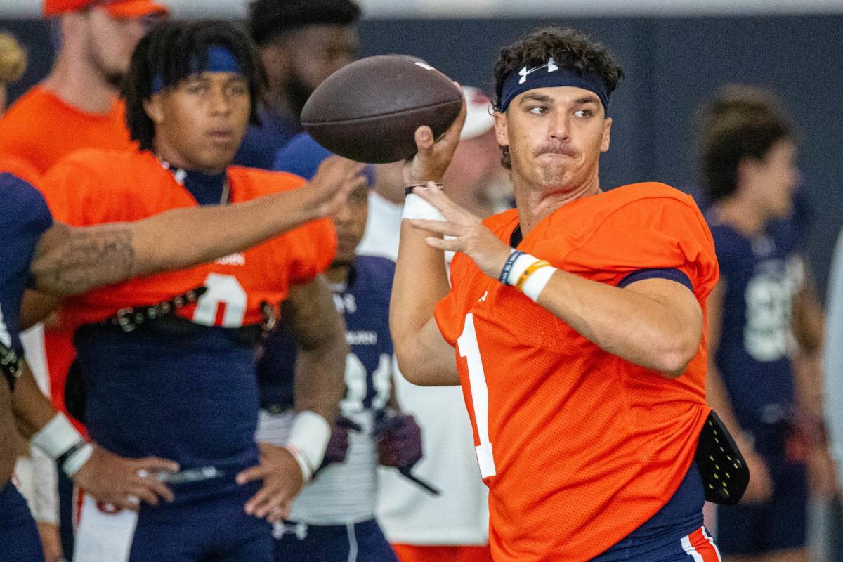 Payton Thorne at Auburn football practice - Eric Starling/Auburn Daily