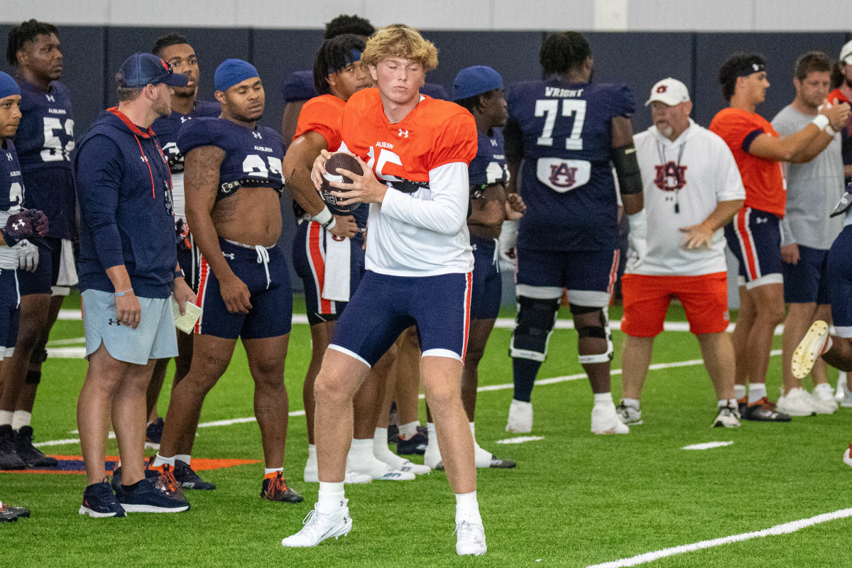 Hank Brown at Auburn football practice - Eric Starling/Auburn Daily