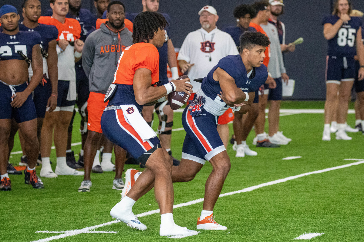 Robby Ashford at Auburn football practice - Eric Starling/Auburn Daily