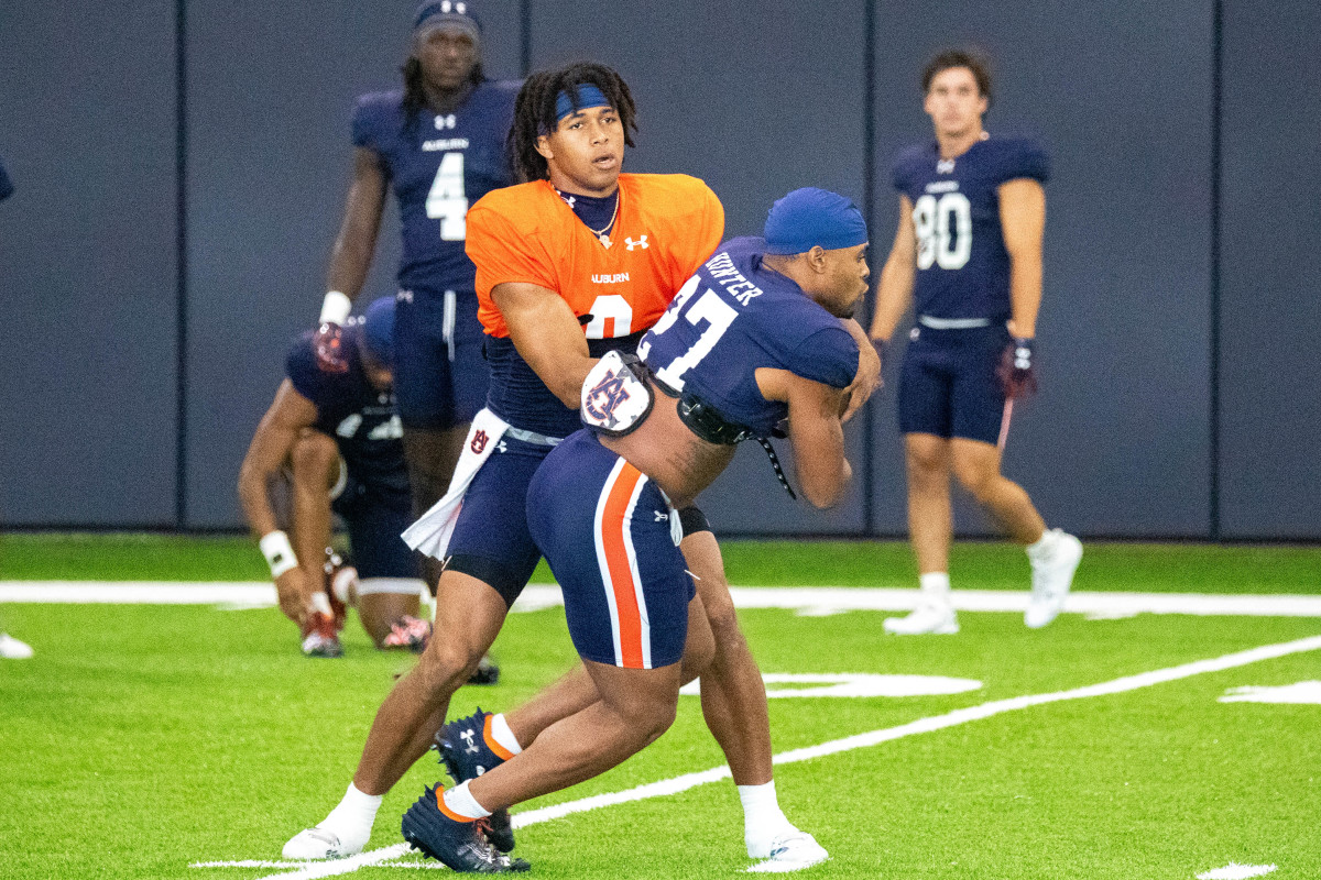 Robby Ashford at Auburn football practice - Eric Starling/Auburn Daily