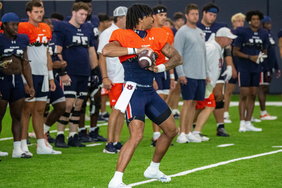 Robby Ashford at Auburn football practice - Eric Starling/Auburn Daily