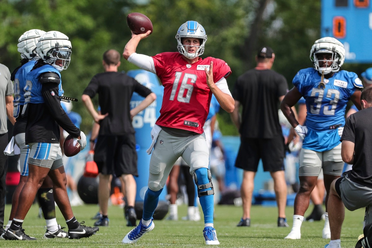 Lions' Jahmyr Gibbs, Jared Goff impress in joint practice against