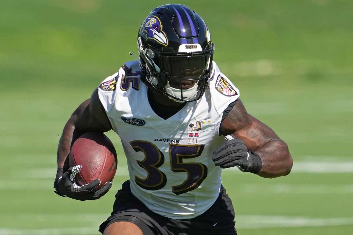 Baltimore Ravens Gus Edwards On Cincinnati Bengals - 'It's Going To Be A  Physical Game' - Sports Illustrated Baltimore Ravens News, Analysis and More