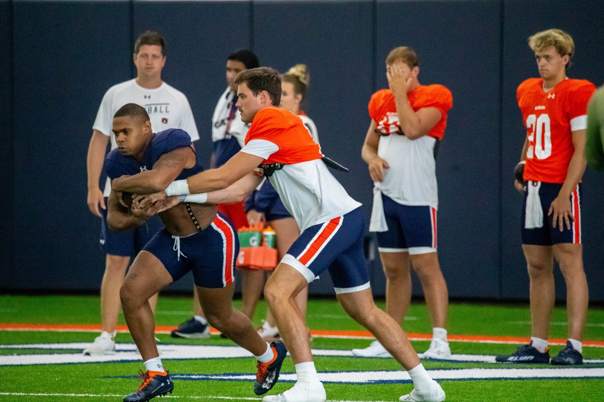 Holden Geriner and Jarquez Hunter at Auburn football practice