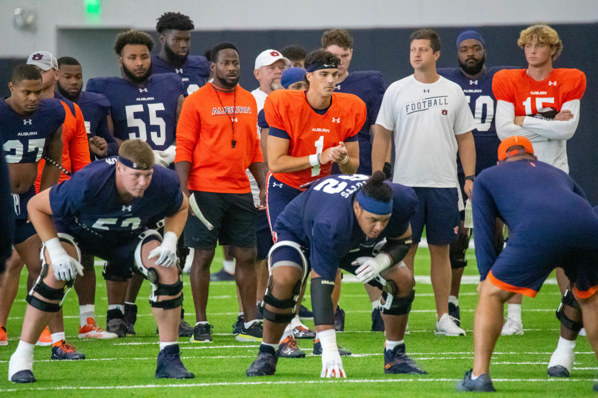 Payton Thorne at Auburn football practice - Eric Starling/Auburn Daily