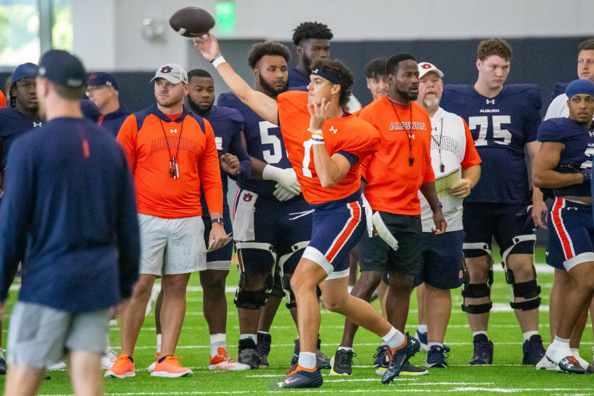 Payton Thorne at Auburn football practice - Eric Starling/Auburn Daily