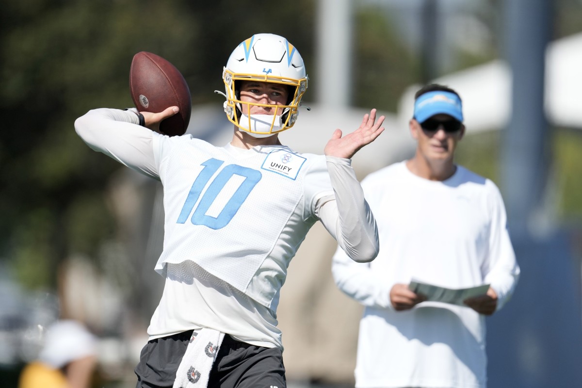 Chargers News: Justin Herbert keeps Chargers QB situation in top