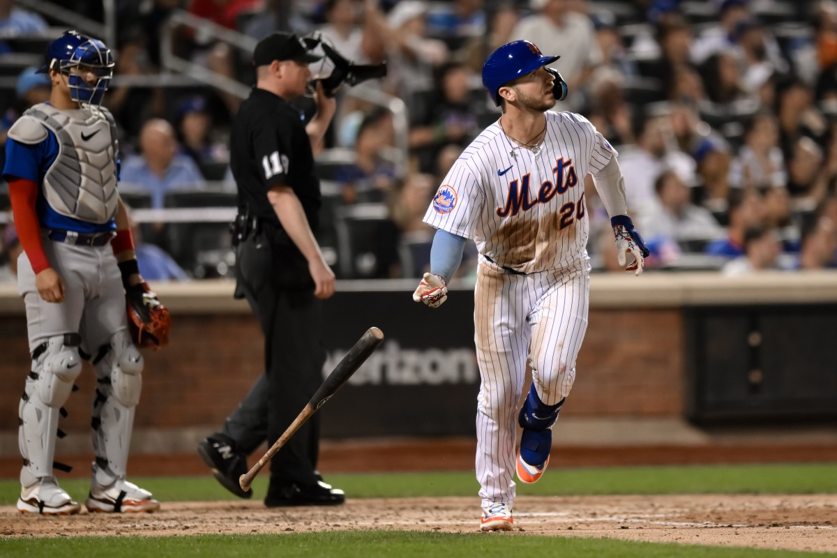 Pete Alonso hit his way into the Mets record book again in 2022