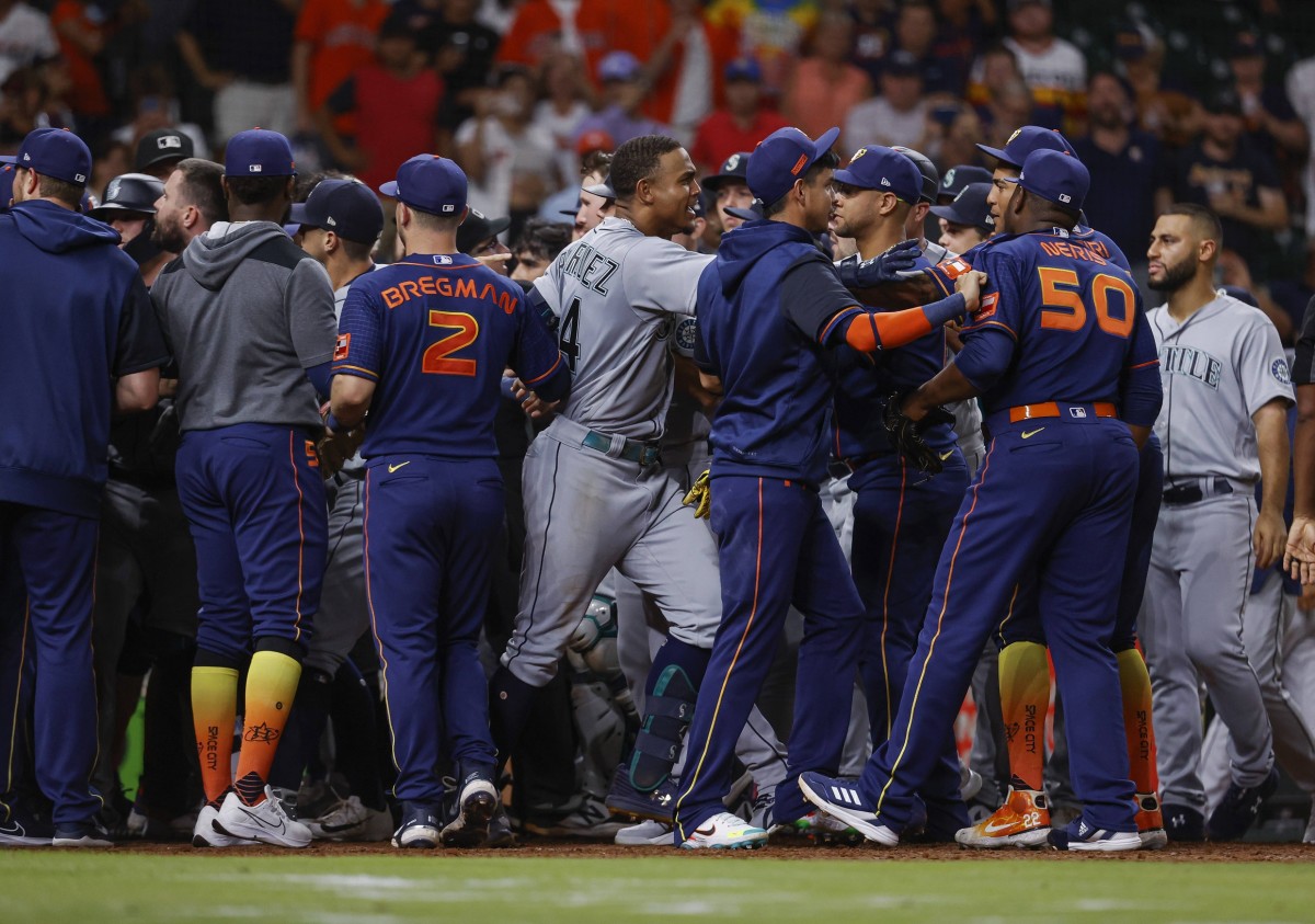 Benches clear, Astros get last laugh with win over Seattle