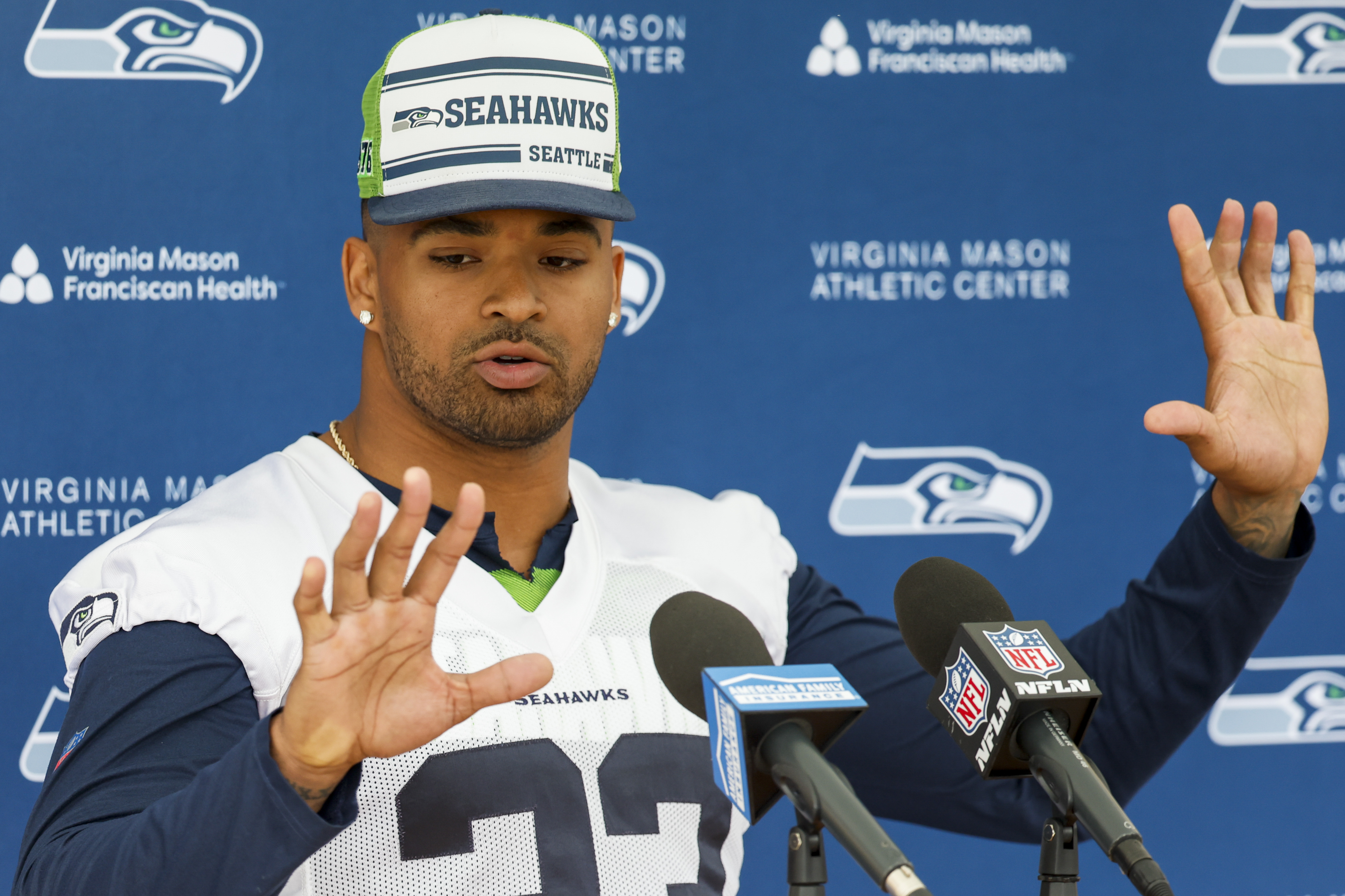 Seattle Seahawks Restructure Quandre Diggs, Orchestrate Pre-Camp