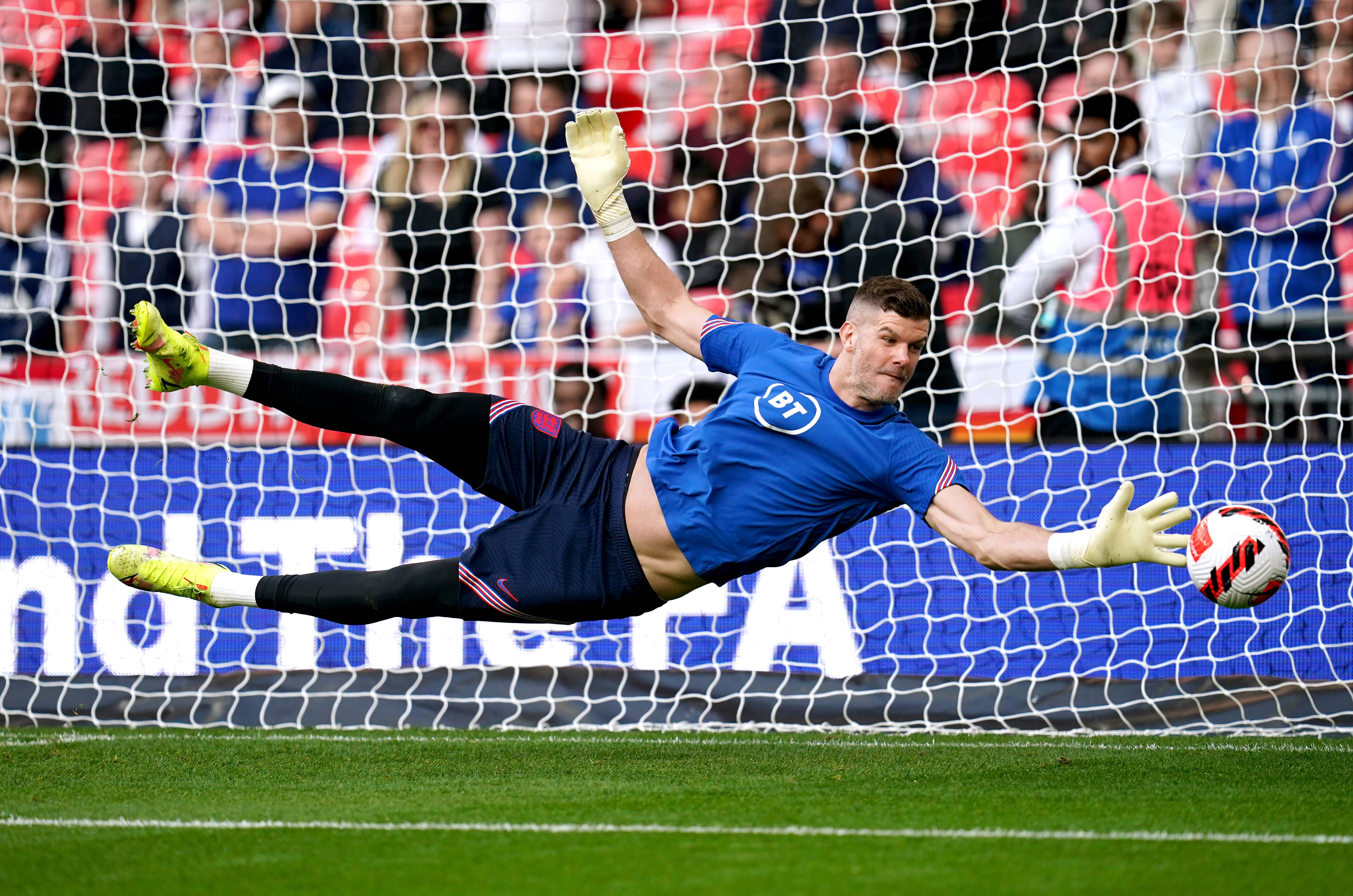 Fraser Forster Becomes Second Tottenham Signing This Summer Futbol On Fannation