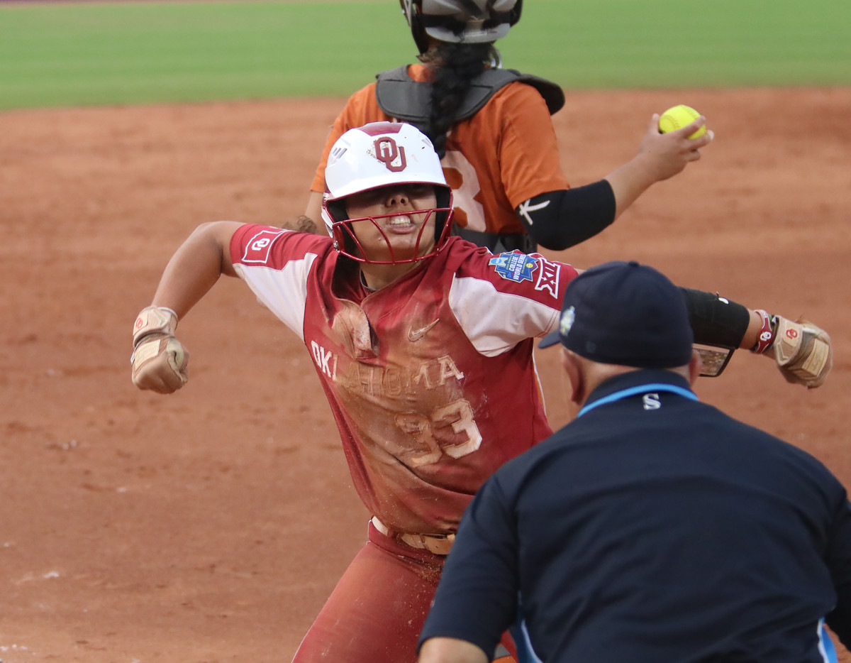 SB - Alyssa Brito, 2022 WCWS