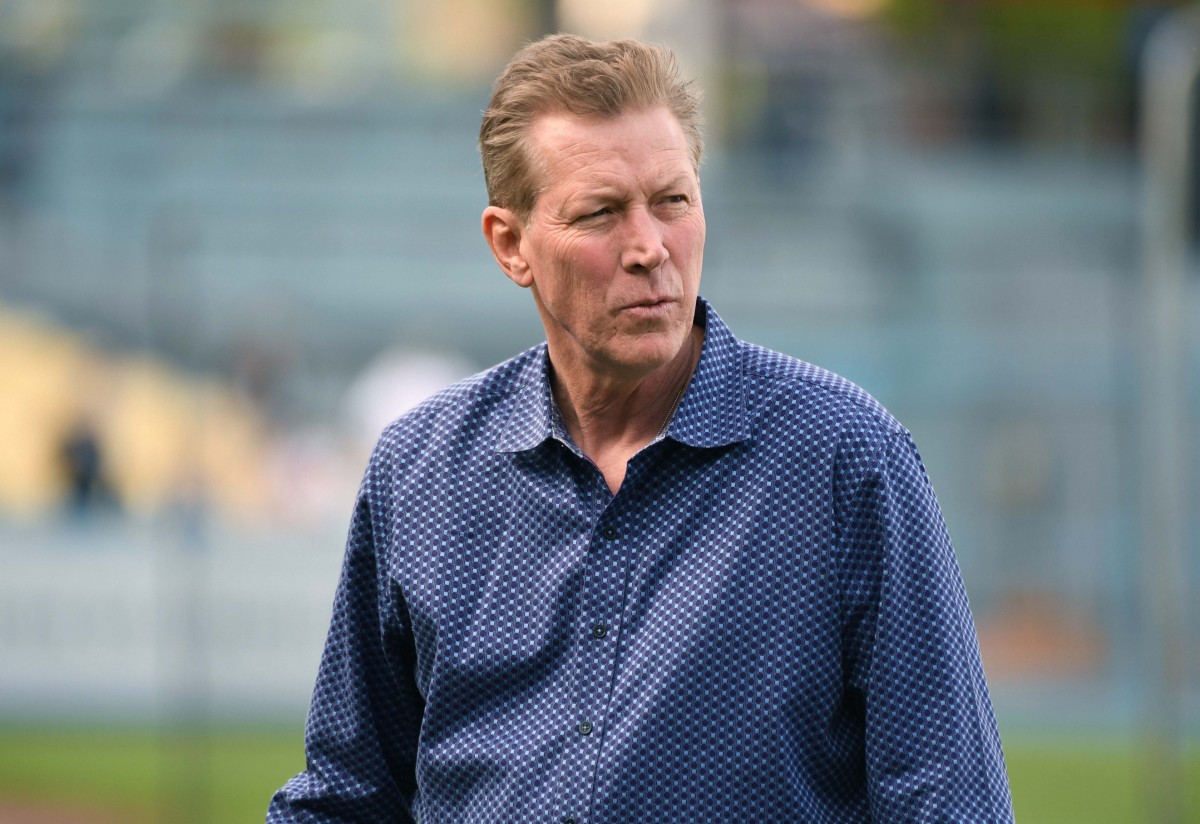 Dodgers broadcasters Orel Hershiser and Joe Davis became fast