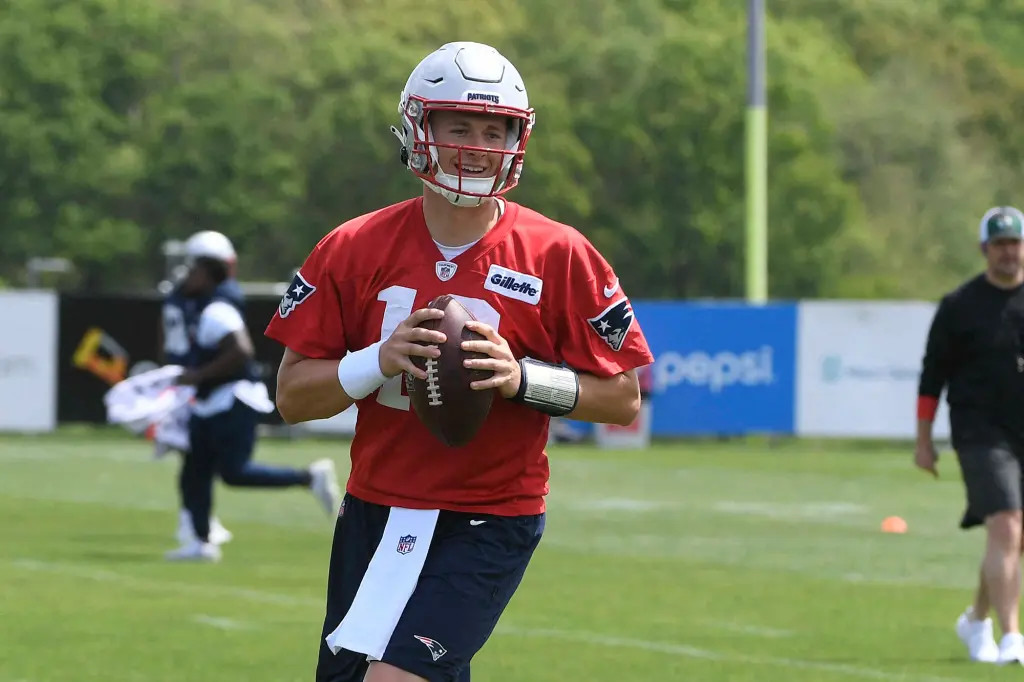 Mac Jones Scouting Report on New England Patriots' QB Ian Book - Sports  Illustrated New England Patriots News, Analysis and More