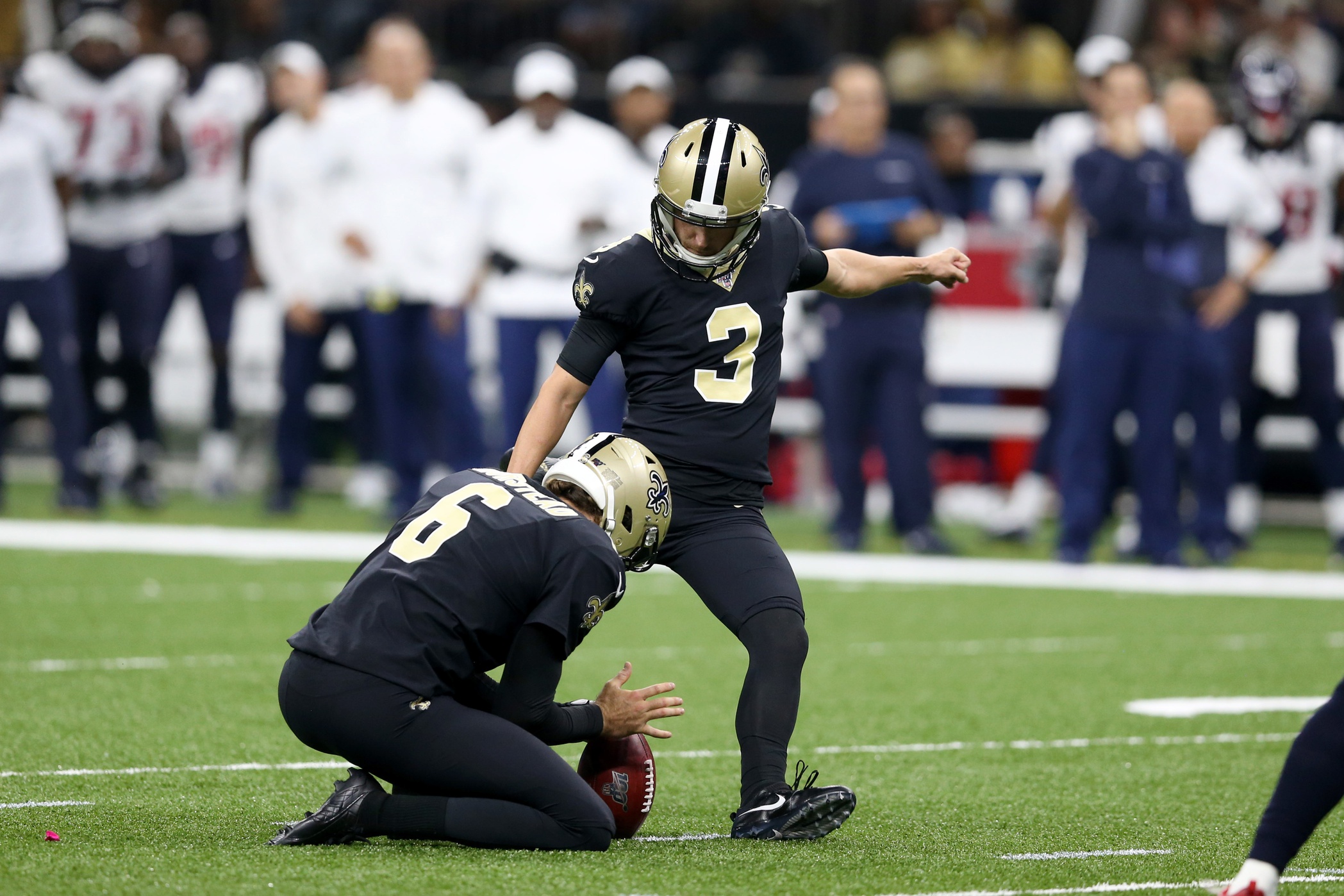 Saints kicker Wil Lutz announces he's cleared to play