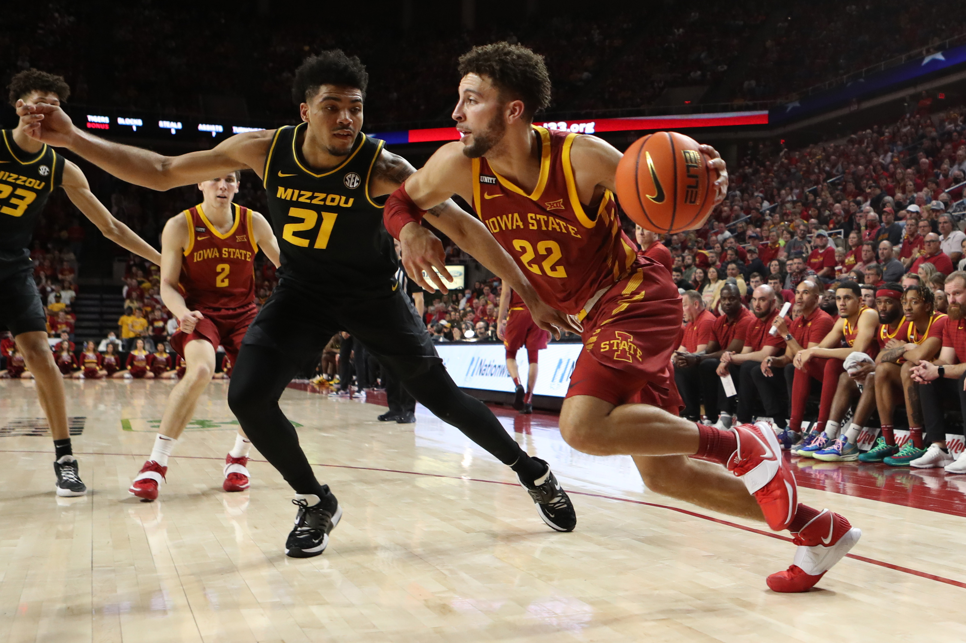 Missouri Tigers vs. Iowa State Cyclones in 2023 Big 12/SEC Challenge