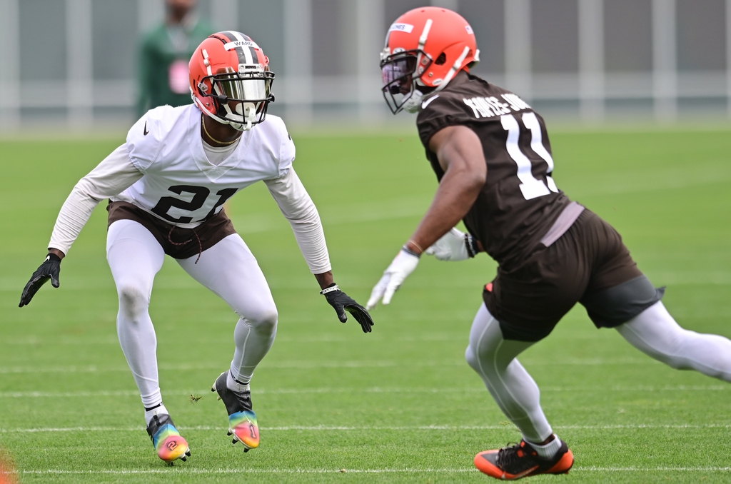 Browns Denzel Ward Leaves Practice With Injury - Sports Illustrated ...