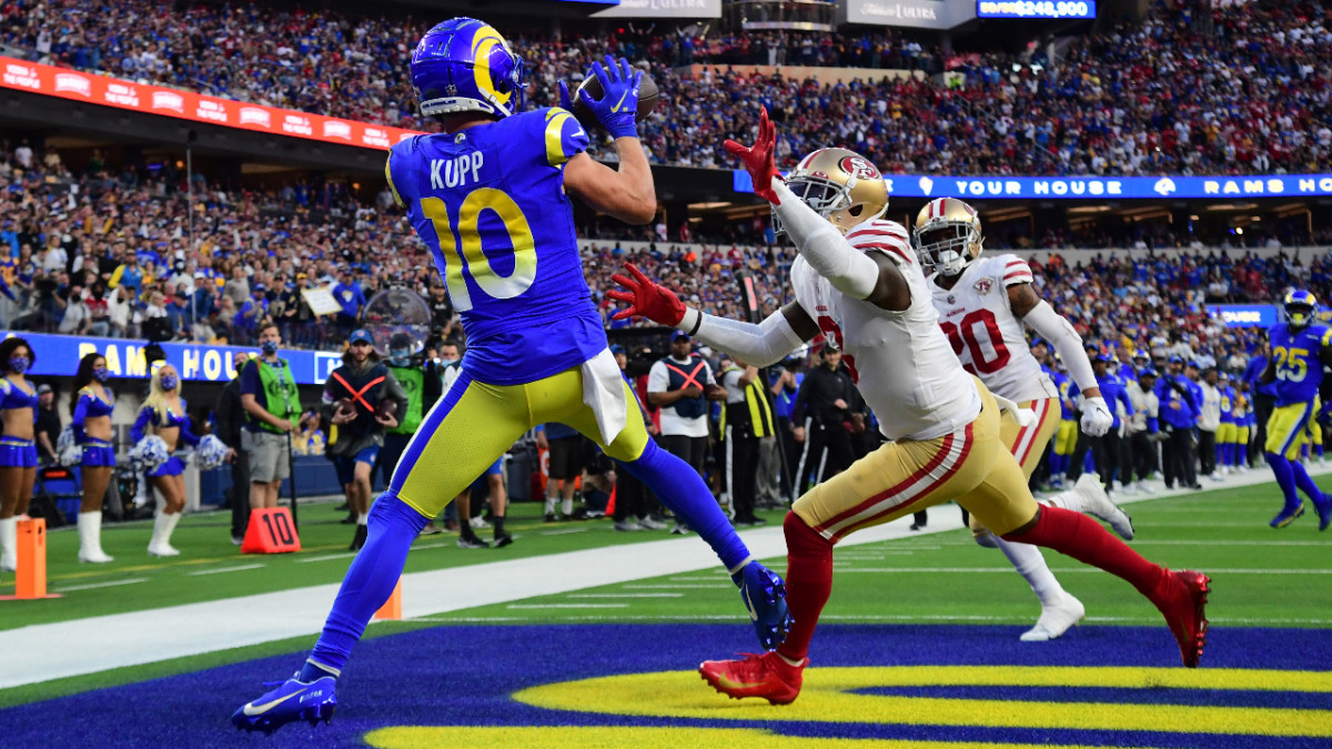 Safety (3) Jaquiski Tartt of the San Francisco 49ers walks off the