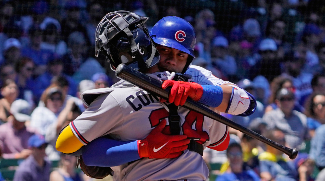 William, Wilson Contreras Embrace During First Game Against Each Other -  Sports Illustrated