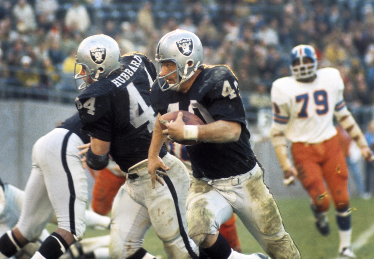 Raiders RB Pete Banaszak had a nose for the goal line - Sports ...