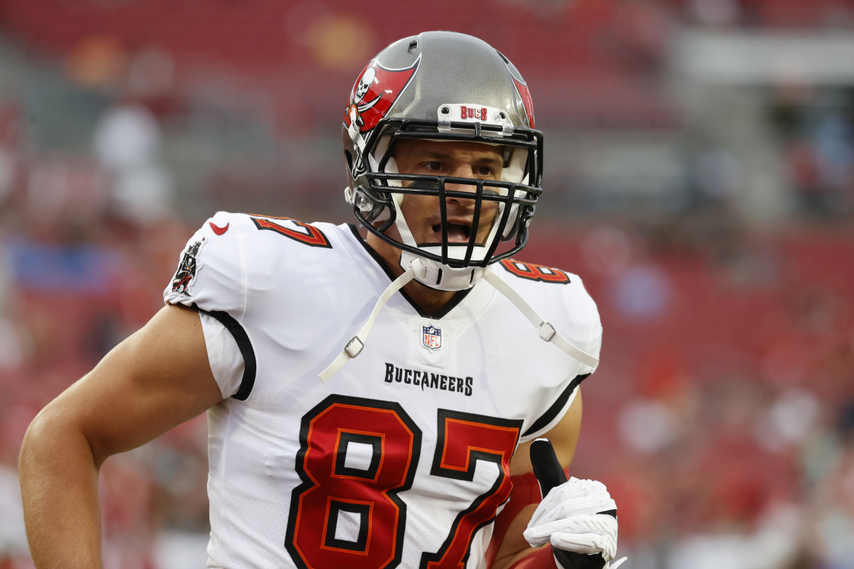 Rob Gronkowski Makes Hilarious Entrance at Bucs Camp [Watch]