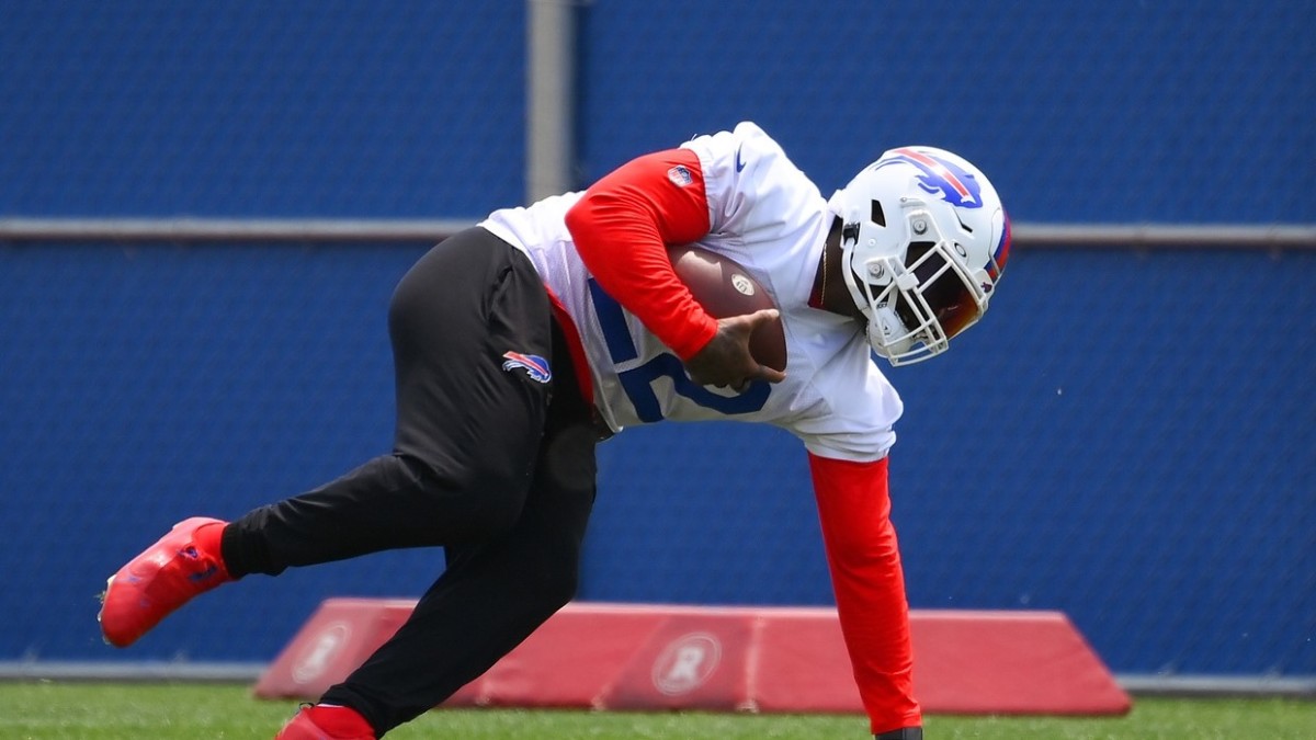 Buffalo Bills WATCH: A.J. Epenesa Snags Crazy Pick-Six vs