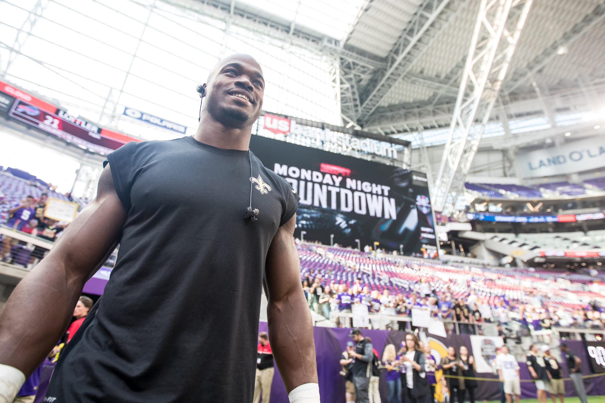 Adrian Peterson, Le'Veon Bell in talks to face off  in the boxing ring