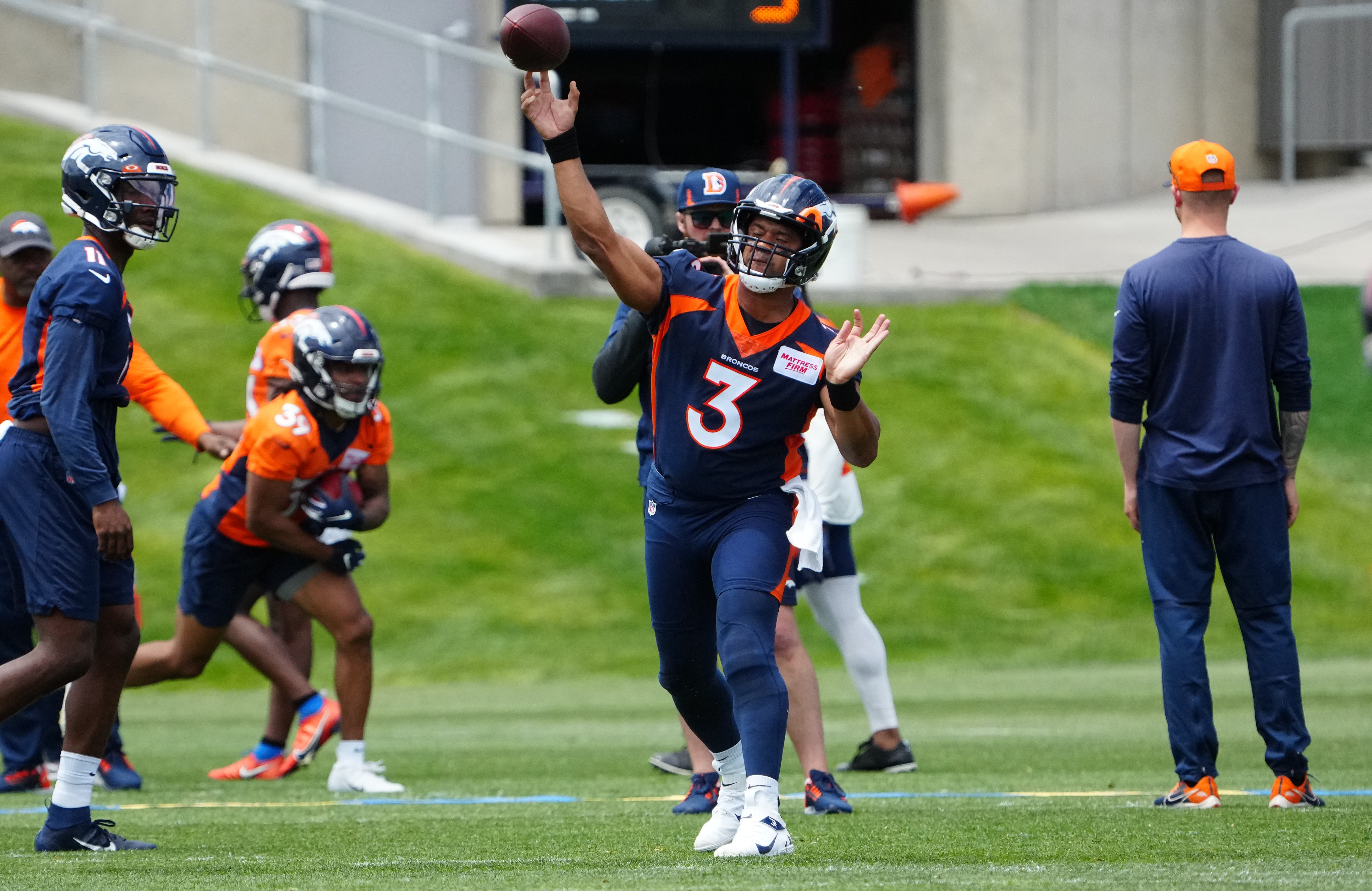 Denver Broncos Training Camp  Day 6: Putting Russell Wilson's Practice in  Perspective - Sports Illustrated Mile High Huddle: Denver Broncos News,  Analysis and More