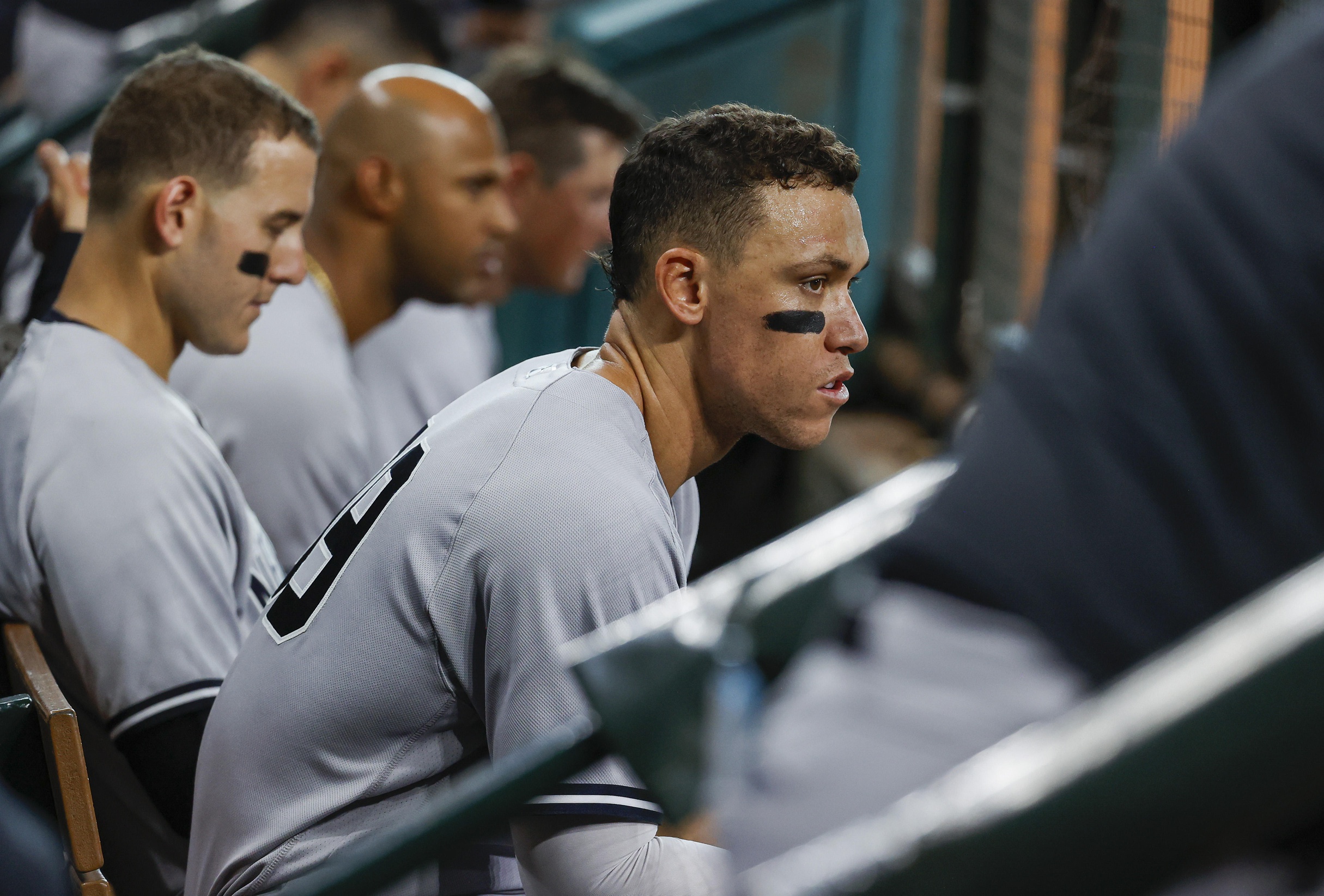 Yankees slugger Aaron Judge sparks controversy with glance at bench