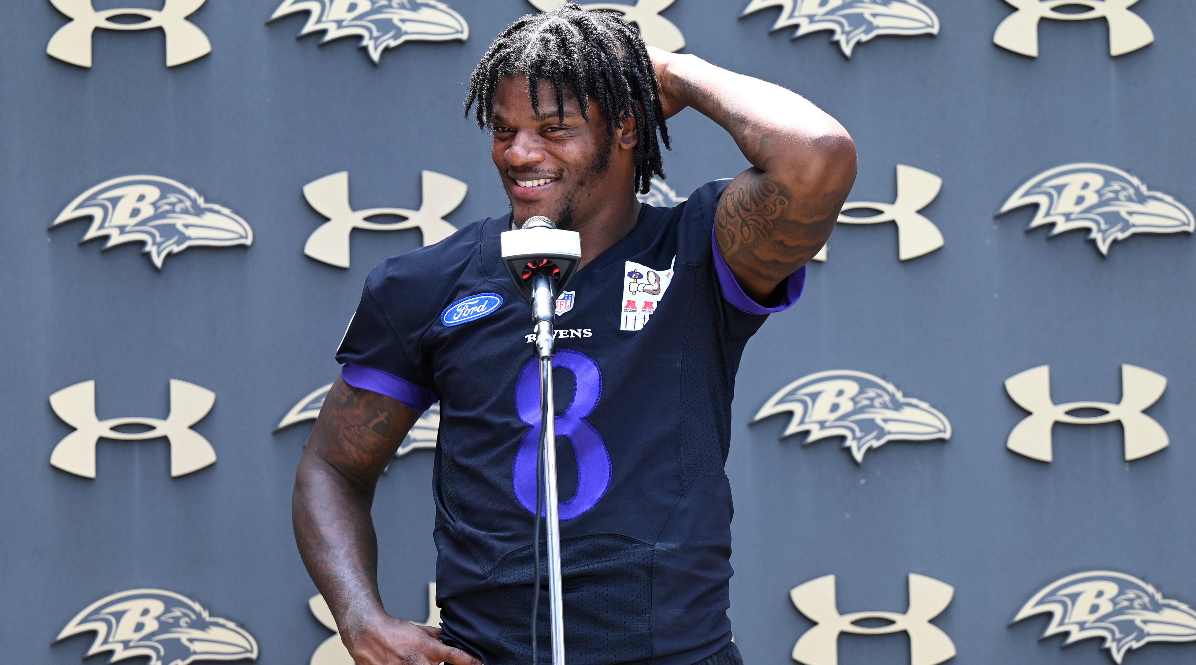 Lamar Jackson Addresses ‘I Need $’ Social Media Photos in Interview ...