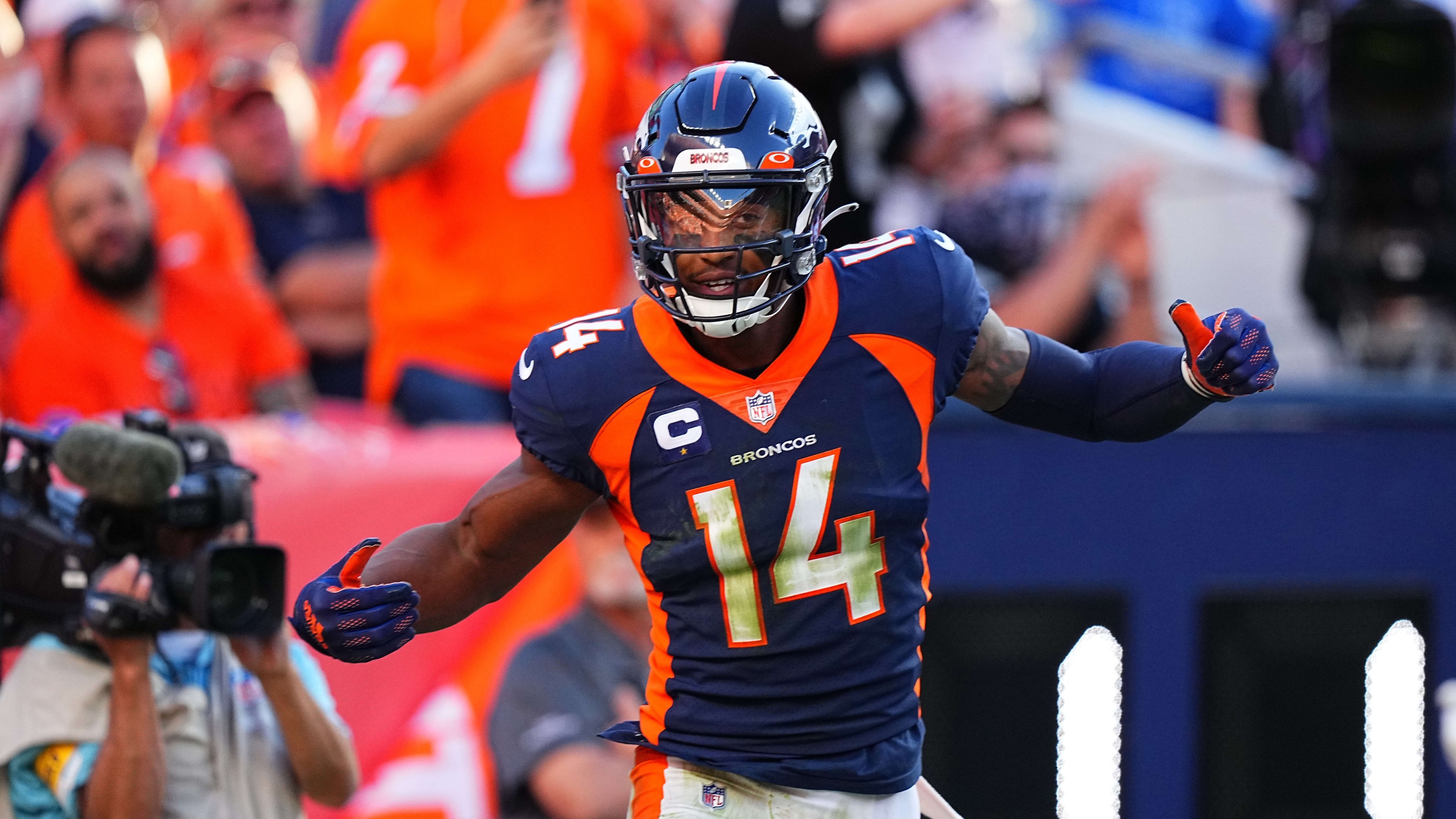 Denver Broncos S Justin Simmons Gets Testy With Reporters in Defense of DC  Vance Joseph - Sports Illustrated Mile High Huddle: Denver Broncos News,  Analysis and More