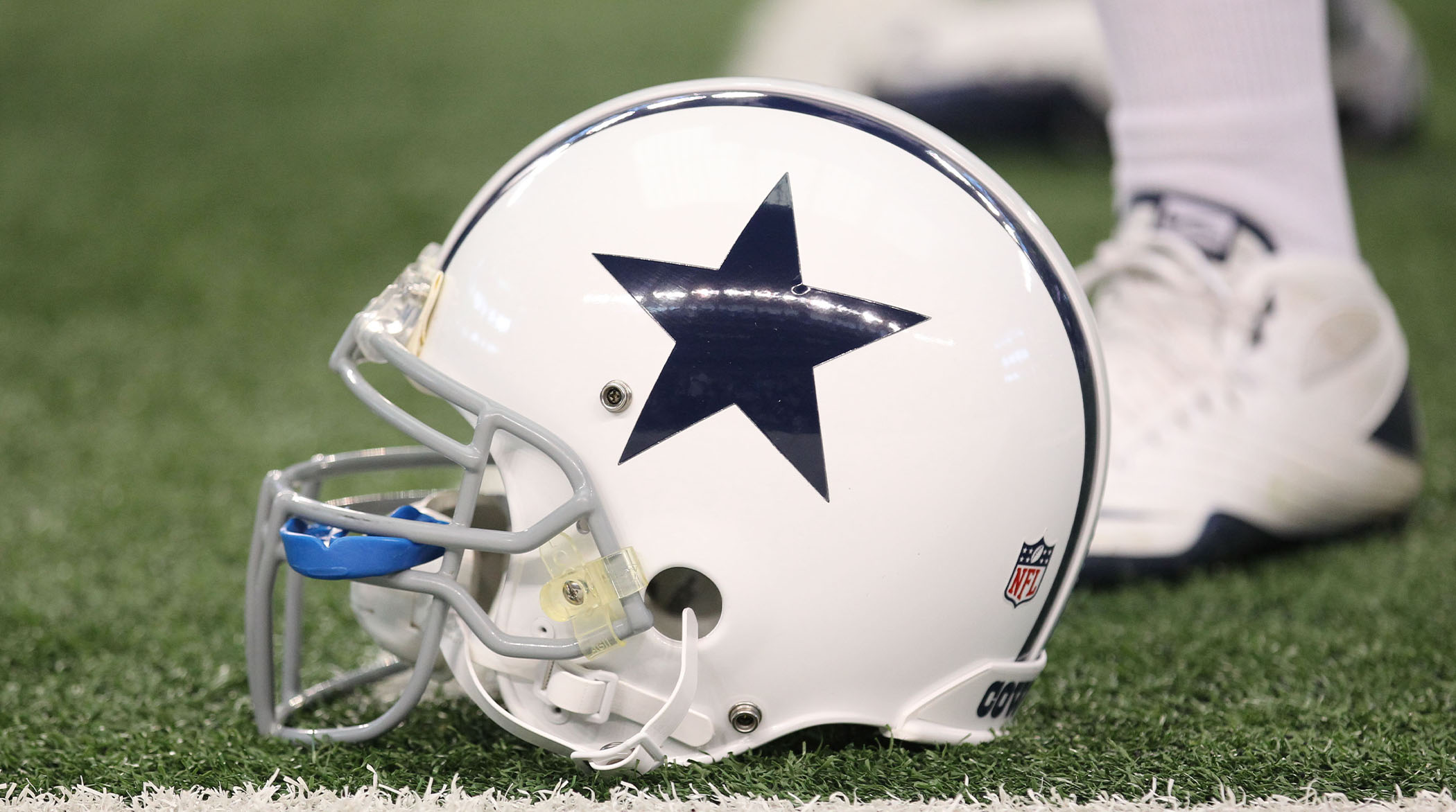 Dallas Cowboys unveil new uniform with 'arctic' white helmet