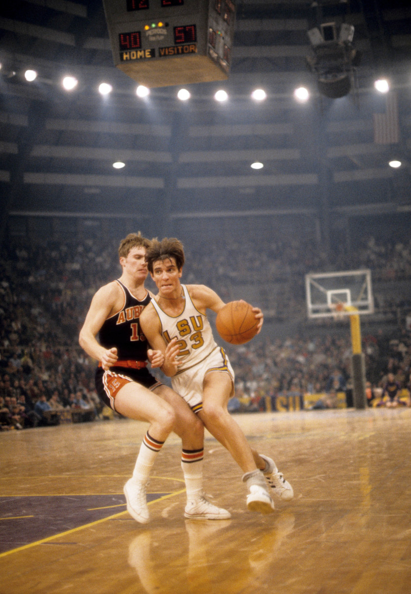 LSU to Unveil Pete Maravich Statue July 25 - Sports Illustrated LSU