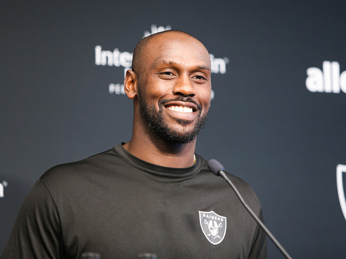 What's Going on With Las Vegas Raiders DE Chandler Jones?