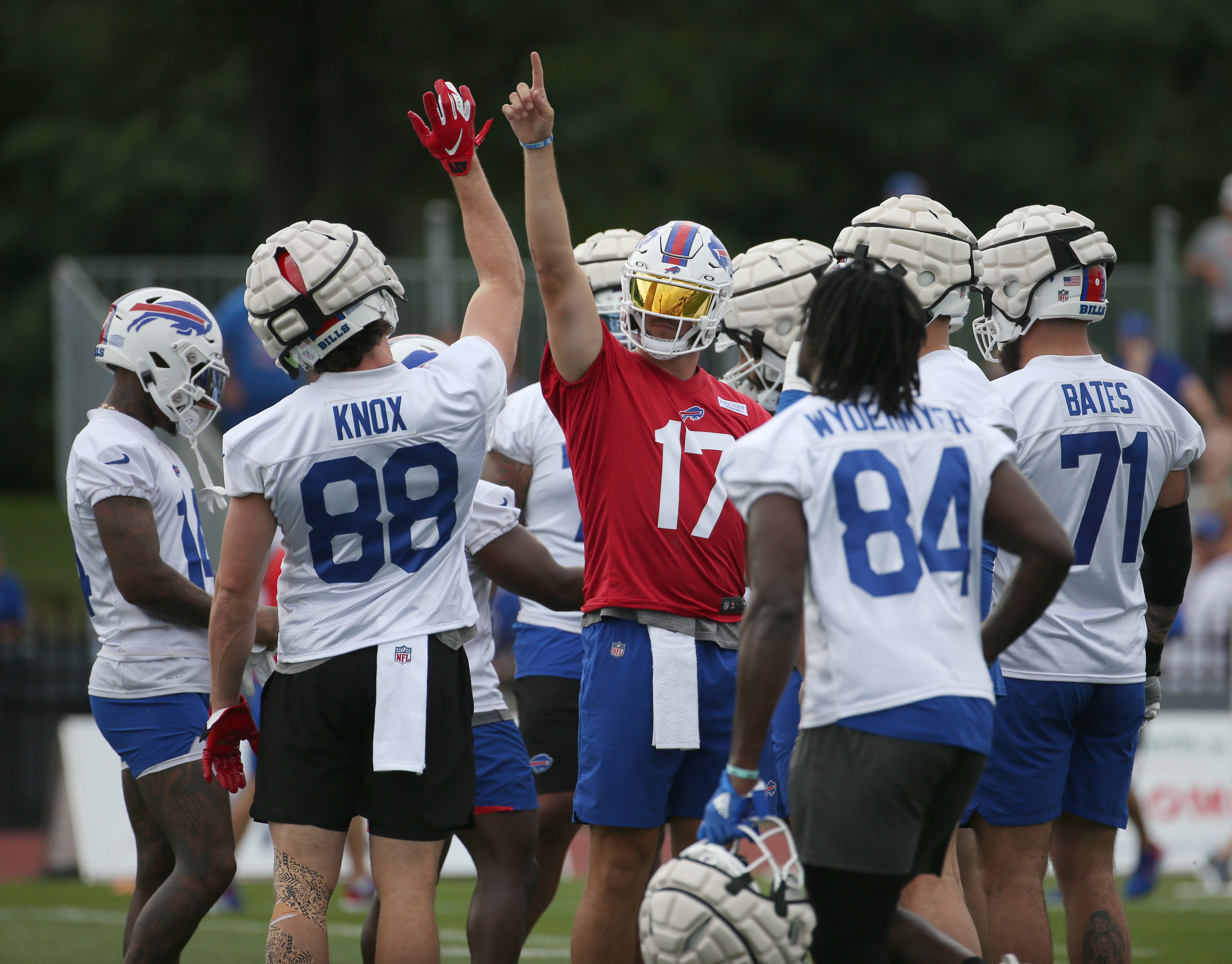 Josh Allen’ın Buffalo Bills Eğitim Kampı Menüsü: Hindi Burger ve Down