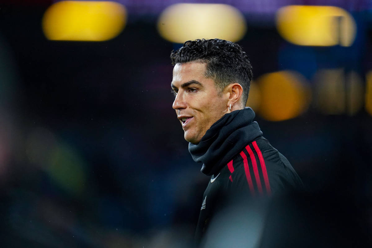 Substitute Cristiano Ronaldo warms up during Burnley vs Man Utd