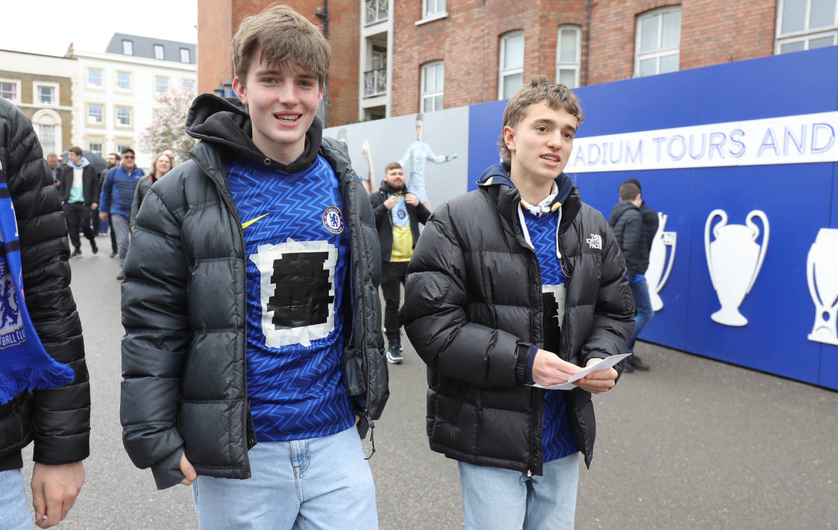 Why Chelsea jerseys had Three & Hyundai logos on vs Newcastle - Futbol on  FanNation