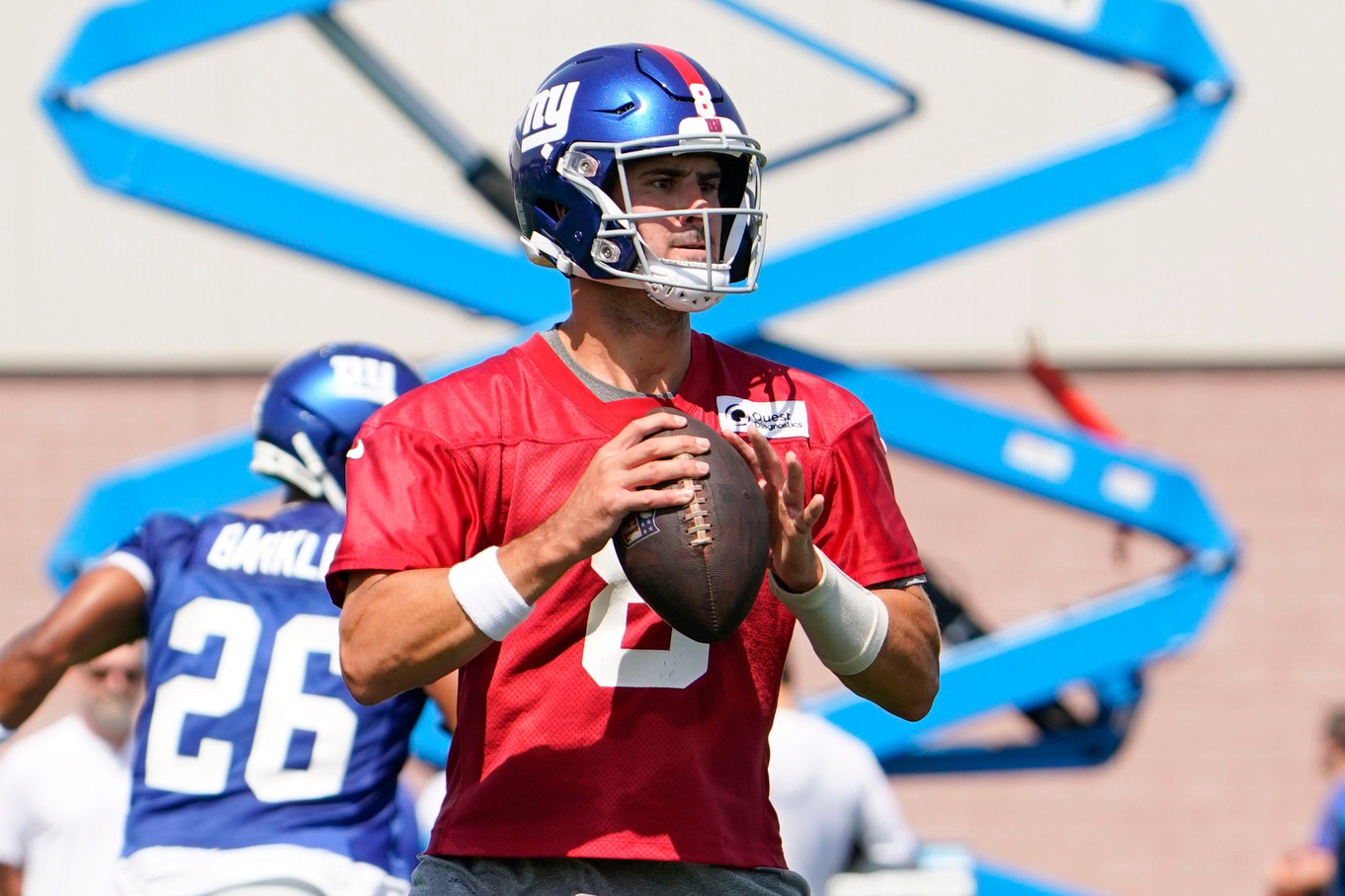 Giants QB Daniel Jones Looking to Build Chemistry with Receivers - Sports Illustrated New York