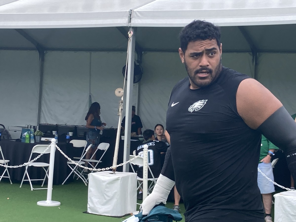 Jordan Mailata takes practice field on July 29, 2022