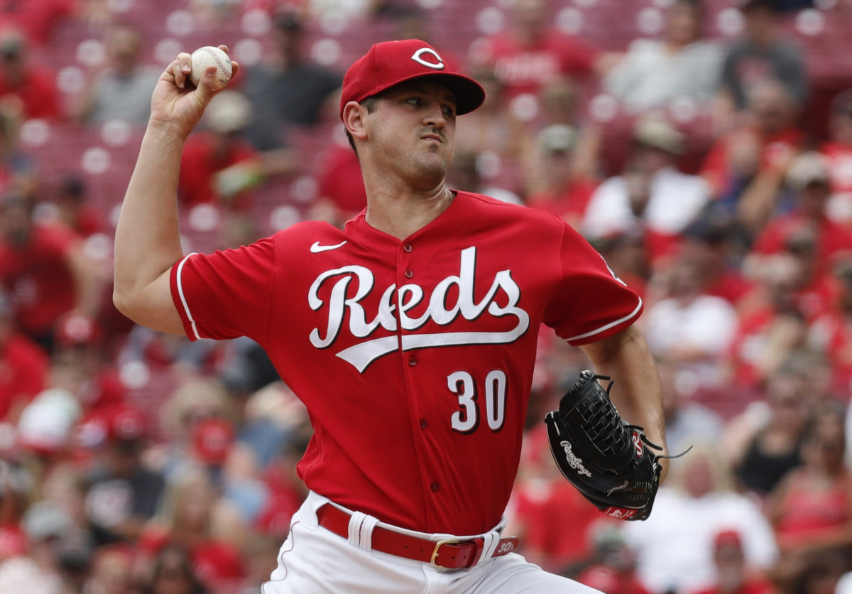 Reporter: Minnesota Twins Acquire Cincinnati Reds Starting Pitcher ...