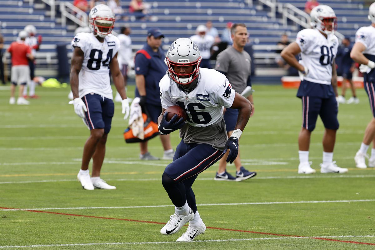 Patriots training camp notebook: Full pads, full contact, and injuries on  Day 5