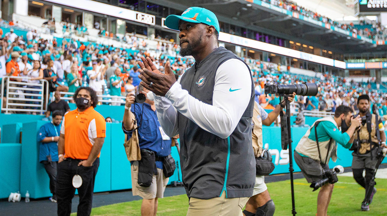 Dolphins: With playoffs on radar, Brian Flores stresses tunnel vision