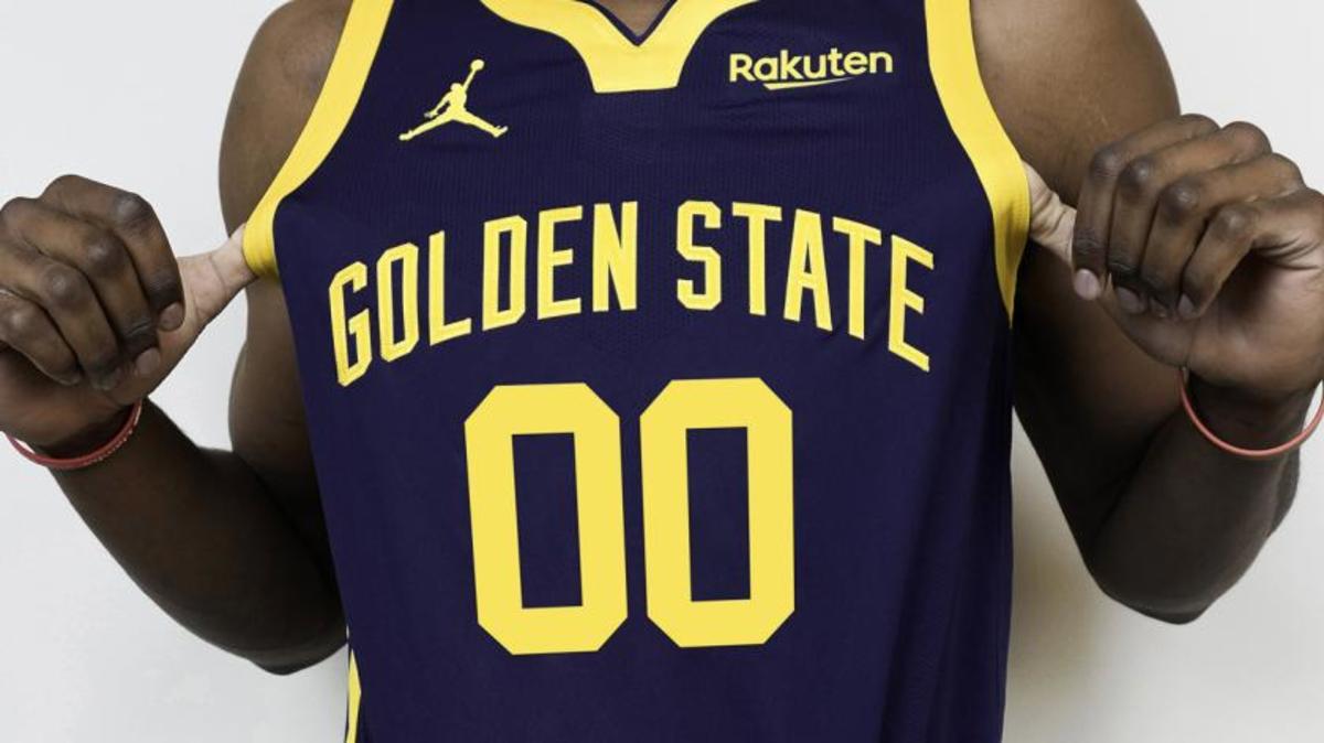 Golden State Warriors reveal new uniforms 