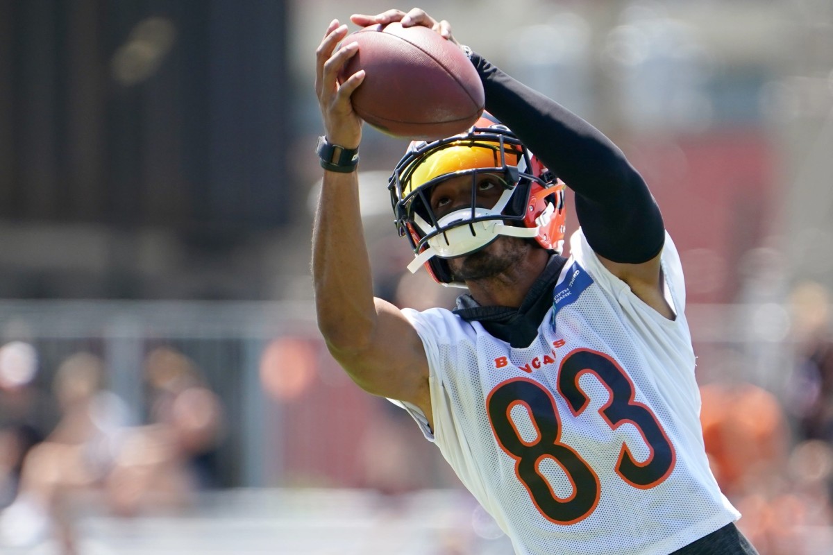 Cincinnati Bengals wide receiver Tyler Boyd (83) completes a catch during Cincinnati Bengals training camp practice, Monday, Aug. 1, 2022, at the practice fields next to Paul Brown Stadium in Cincinnati. Cincinnati Bengals Training Camp Aug 1 0052