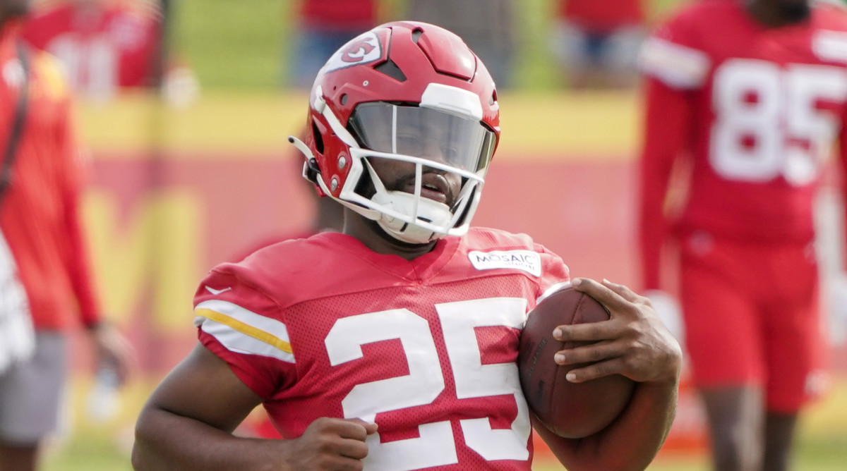 RB Jerick McKinnon Returns to KC Chiefs: Clyde Edwards-Helaire, Ronald  Jones Impact? - Sports Illustrated Kansas City Chiefs News, Analysis and  More