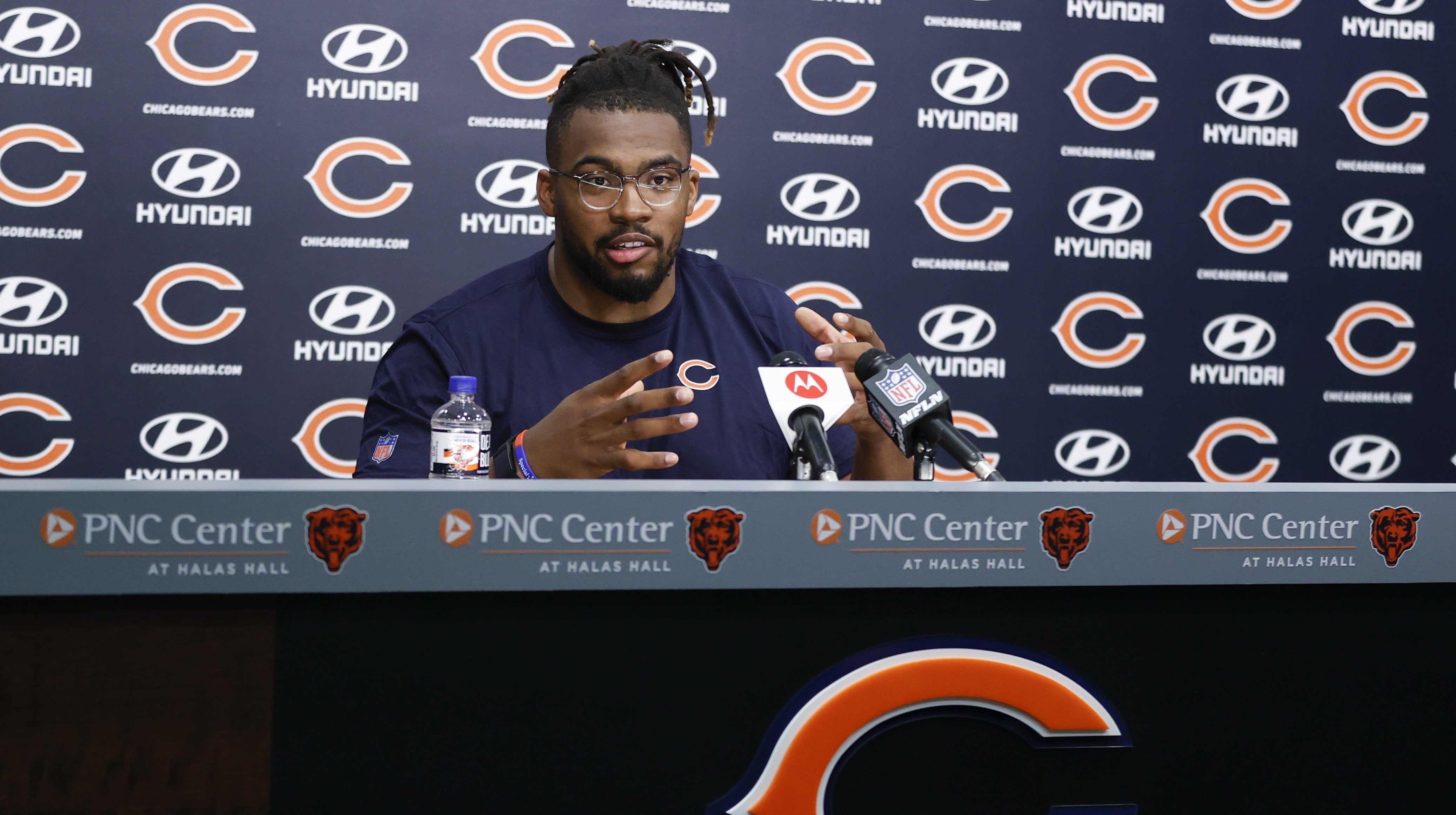 Bears left tackle Braxton Jones plans to take bull by the horns - Chicago  Sun-Times