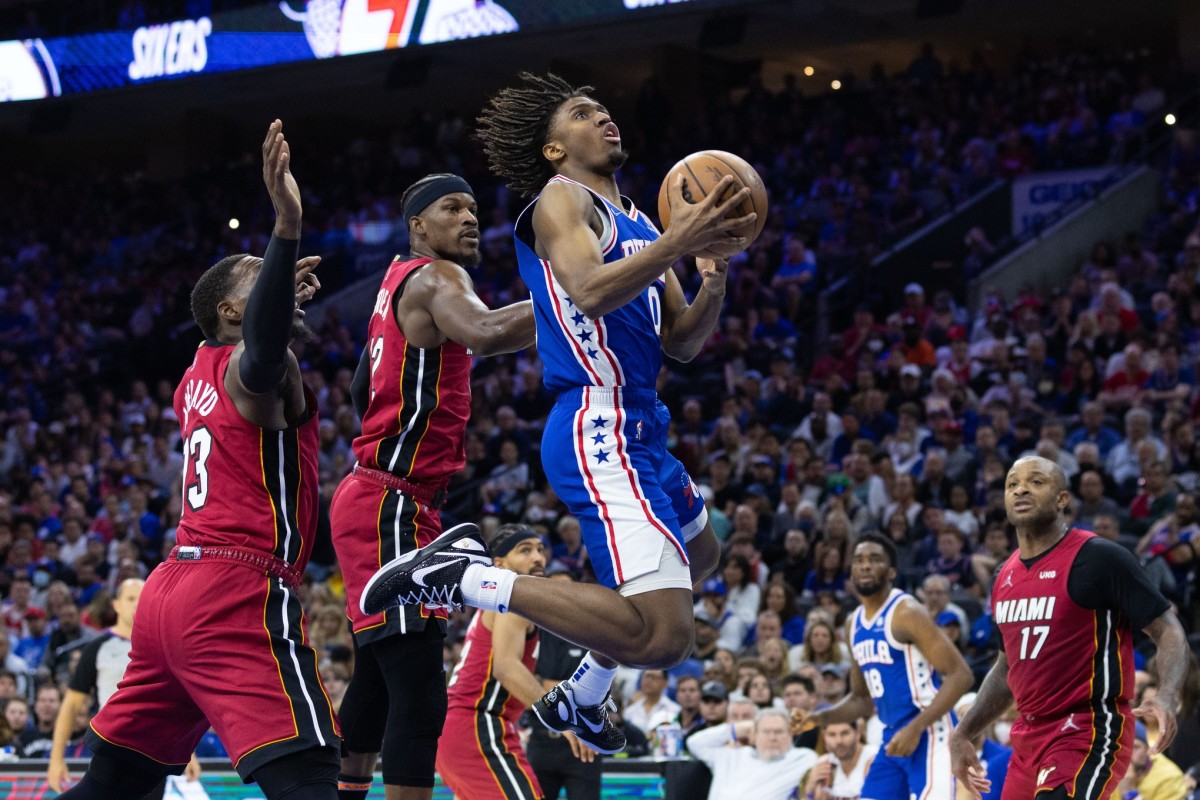 Tyrese Maxey Details What P.J. Tucker Brings to Sixers