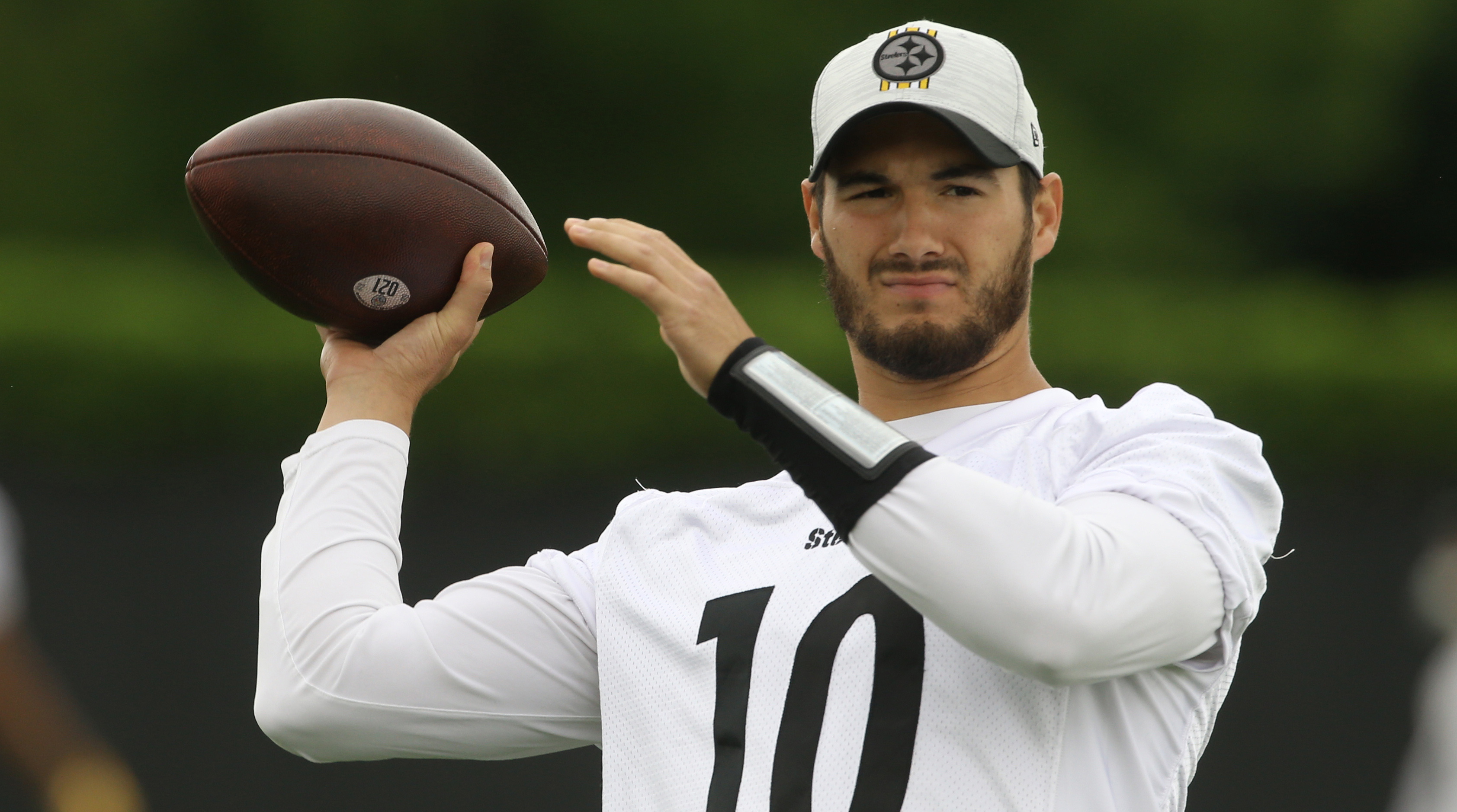 Trubisky starting QB, rookie Pickett the backup for Steelers – KGET 17